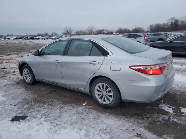 4T1BF1FK5GU267221 2016 TOYOTA CAMRY - Image 2