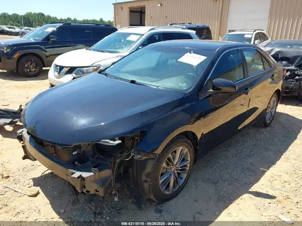 4T1BF1FK5GU267395 2016 TOYOTA CAMRY - Image 2