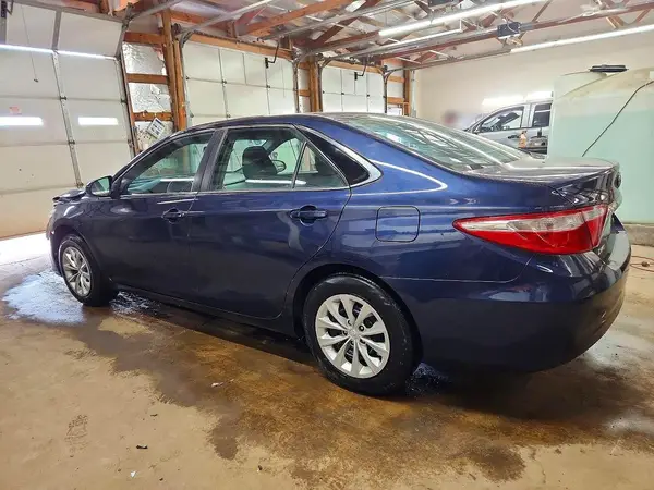 4T1BF1FK5GU500854 2016 TOYOTA CAMRY - Image 2