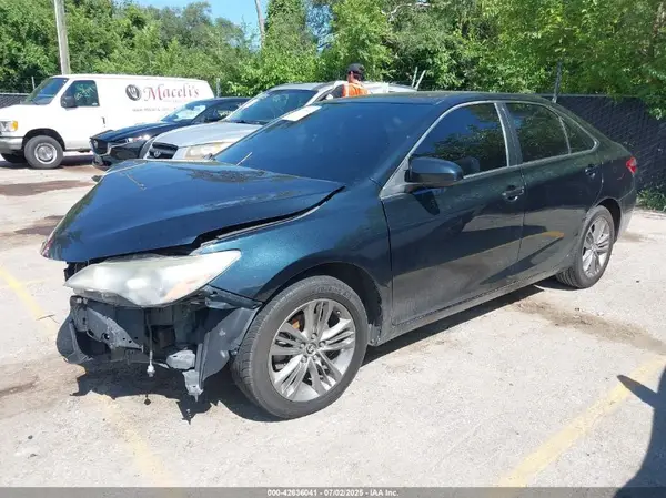 4T1BF1FK5GU501535 2016 TOYOTA CAMRY - Image 2