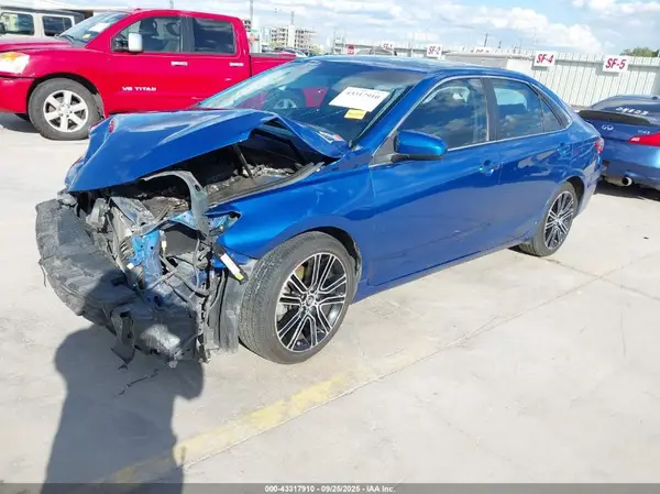 4T1BF1FK5GU503110 2016 TOYOTA CAMRY - Image 2