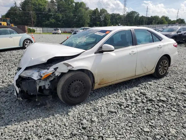 4T1BF1FK5GU503835 2016 TOYOTA CAMRY - Image 1