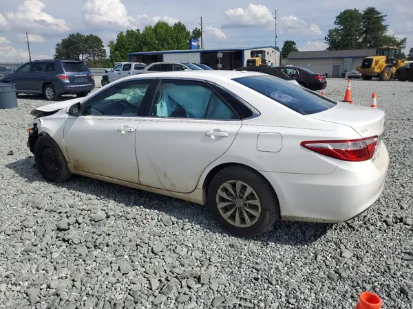 4T1BF1FK5GU503835 2016 TOYOTA CAMRY - Image 2