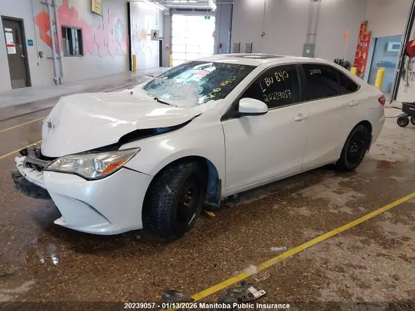 4T1BF1FK5GU504354 2016 TOYOTA CAMRY - Image 2