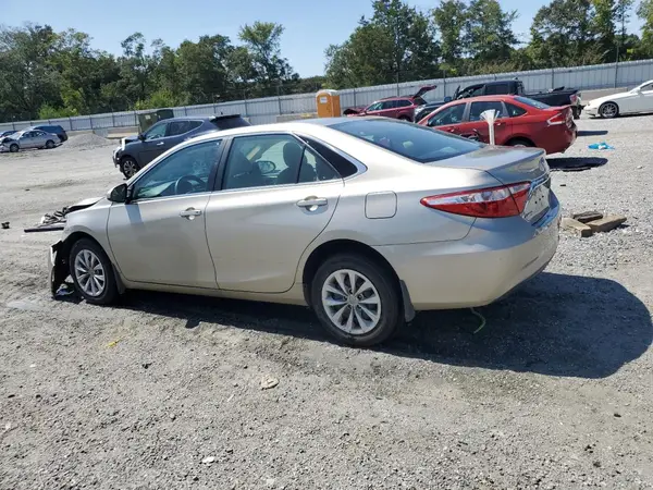 4T1BF1FK5GU504404 2016 TOYOTA CAMRY - Image 2