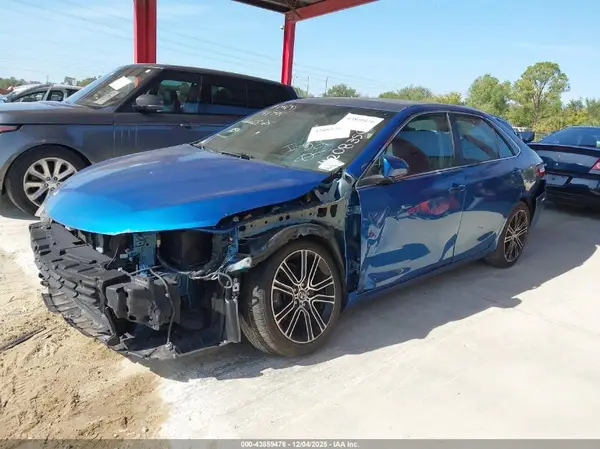 4T1BF1FK5GU505391 2016 TOYOTA CAMRY - Image 2