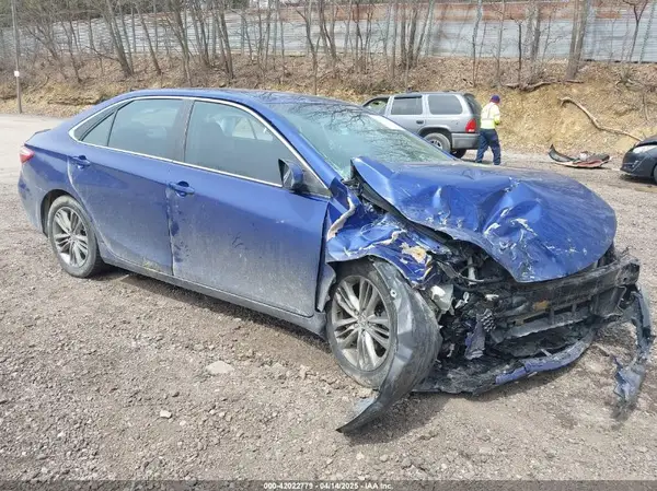 4T1BF1FK5GU505455 2016 TOYOTA CAMRY - Image 1