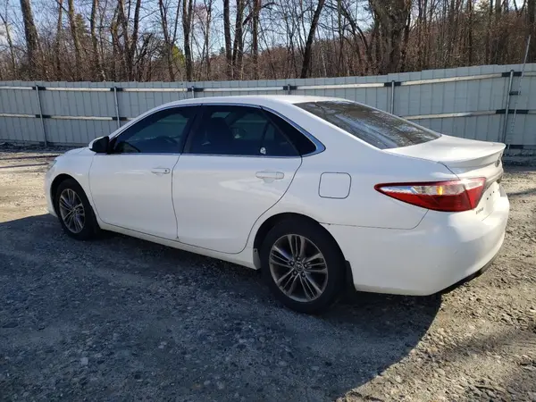 4T1BF1FK5GU508758 2016 TOYOTA CAMRY - Image 2