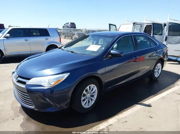 4T1BF1FK5GU509828 2016 TOYOTA CAMRY - Image 2
