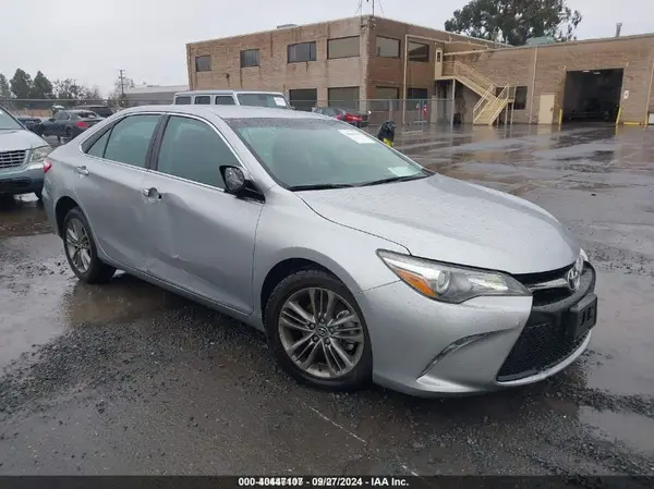 4T1BF1FK5GU510011 2016 TOYOTA CAMRY - Image 1