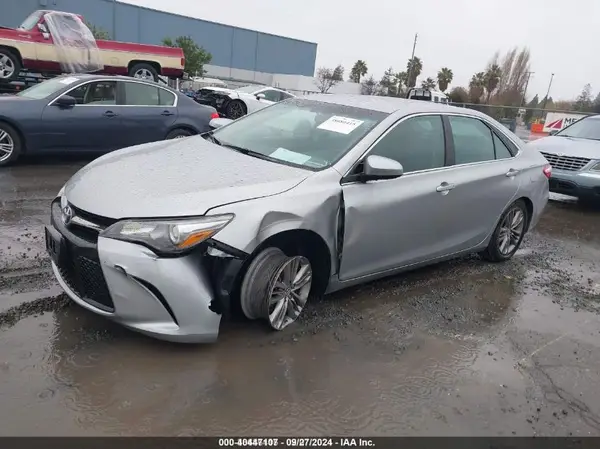 4T1BF1FK5GU510011 2016 TOYOTA CAMRY - Image 2