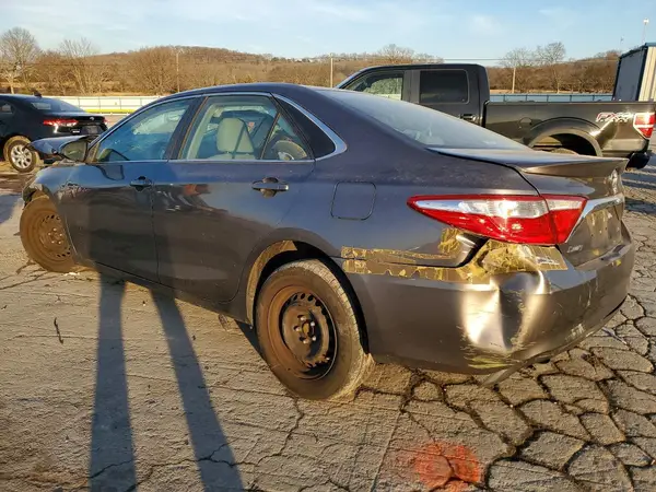 4T1BF1FK5GU511725 2016 TOYOTA CAMRY - Image 2