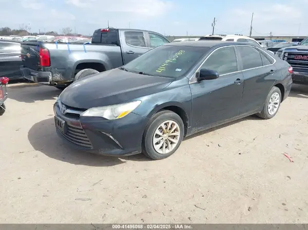 4T1BF1FK5GU511983 2016 TOYOTA CAMRY - Image 2