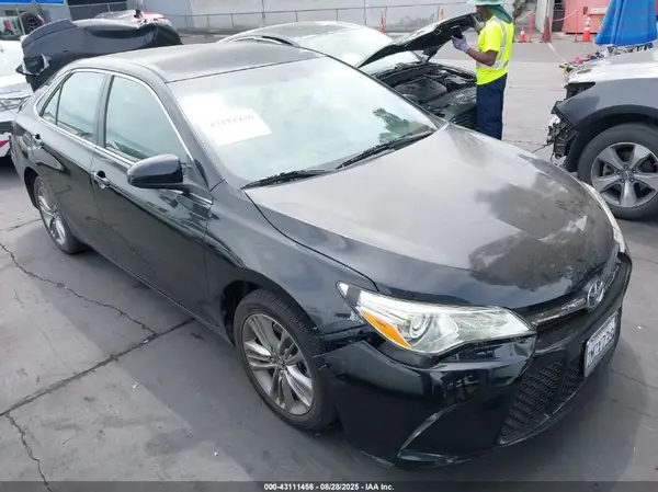 4T1BF1FK5GU513152 2016 TOYOTA CAMRY - Image 1