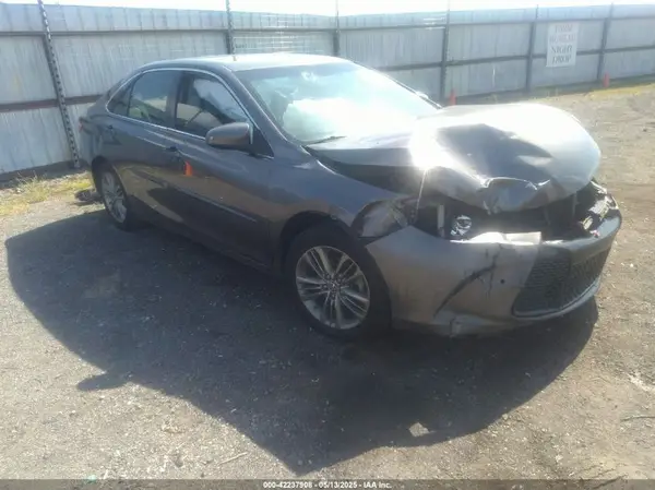 4T1BF1FK5GU513586 2016 TOYOTA CAMRY - Image 1