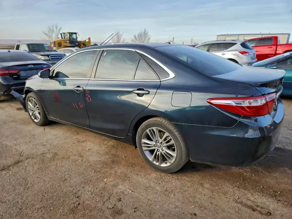 4T1BF1FK5GU517766 2016 TOYOTA CAMRY - Image 2