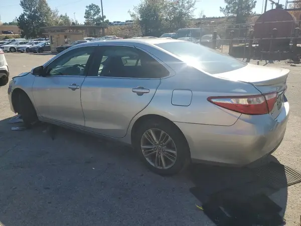 4T1BF1FK5GU520957 2016 TOYOTA CAMRY - Image 2