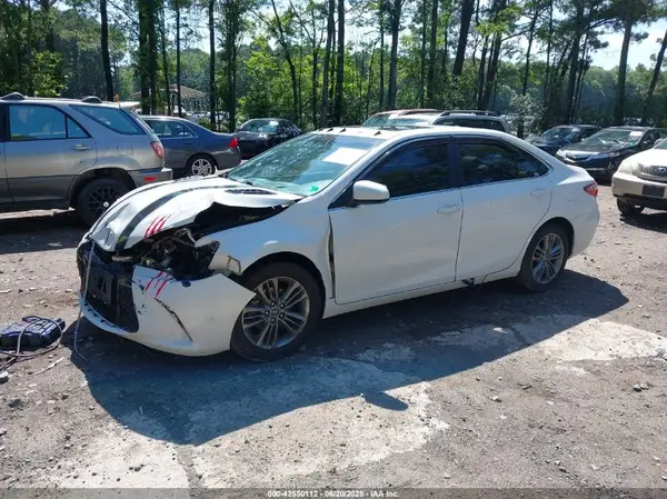 4T1BF1FK5GU521364 2016 TOYOTA CAMRY - Image 2