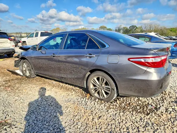 4T1BF1FK5GU522854 2016 TOYOTA CAMRY - Image 2