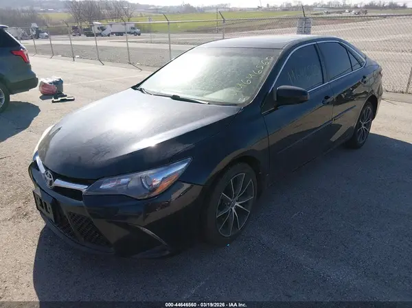 4T1BF1FK5GU527486 2016 TOYOTA CAMRY - Image 2