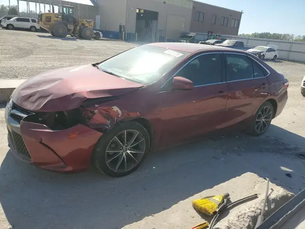 4T1BF1FK5GU528802 2016 TOYOTA CAMRY - Image 1