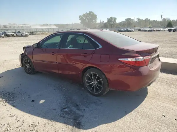 4T1BF1FK5GU528802 2016 TOYOTA CAMRY - Image 2