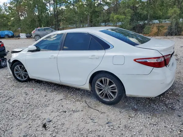 4T1BF1FK5GU529366 2016 TOYOTA CAMRY - Image 2