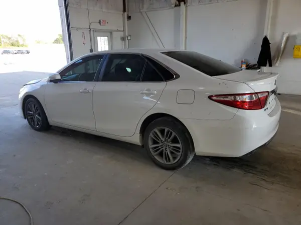 4T1BF1FK5GU529822 2016 TOYOTA CAMRY - Image 2