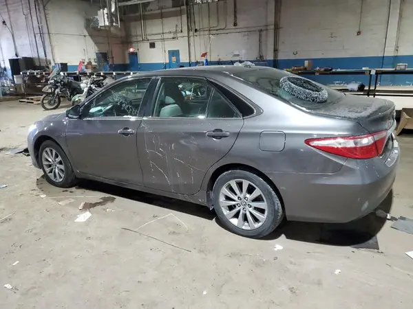 4T1BF1FK5GU530243 2016 TOYOTA CAMRY - Image 2