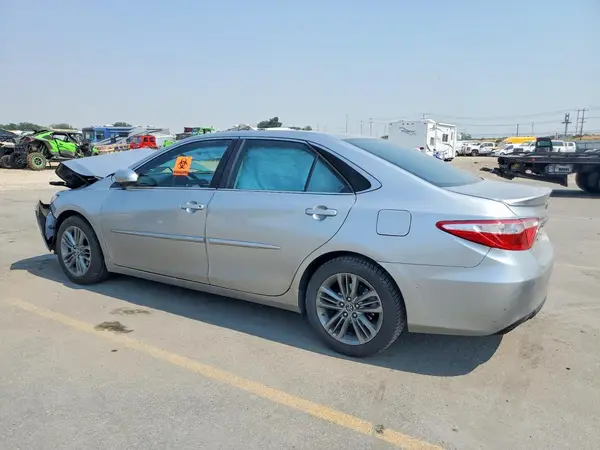 4T1BF1FK5GU531795 2016 TOYOTA CAMRY - Image 2