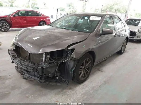 4T1BF1FK5GU534342 2016 TOYOTA CAMRY - Image 2