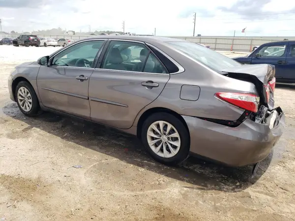 4T1BF1FK5GU535474 2016 TOYOTA CAMRY - Image 2