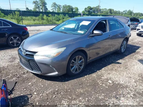 4T1BF1FK5GU537046 2016 TOYOTA CAMRY - Image 2