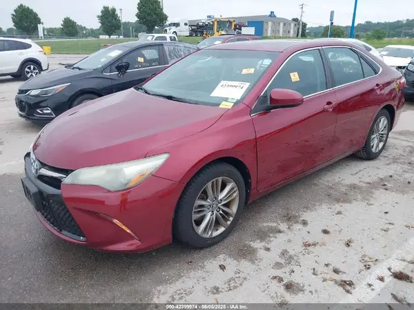 4T1BF1FK5GU541226 2016 TOYOTA CAMRY - Image 2