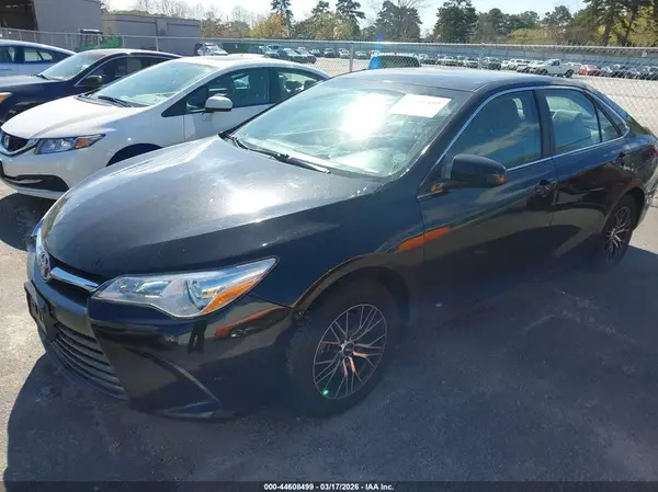 4T1BF1FK5GU543784 2016 TOYOTA CAMRY - Image 2