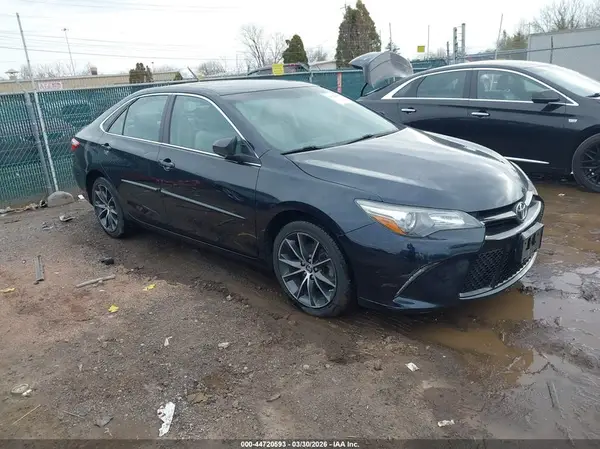 4T1BF1FK5GU544031 2016 TOYOTA CAMRY - Image 1