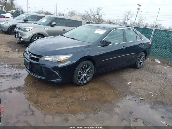 4T1BF1FK5GU544031 2016 TOYOTA CAMRY - Image 2