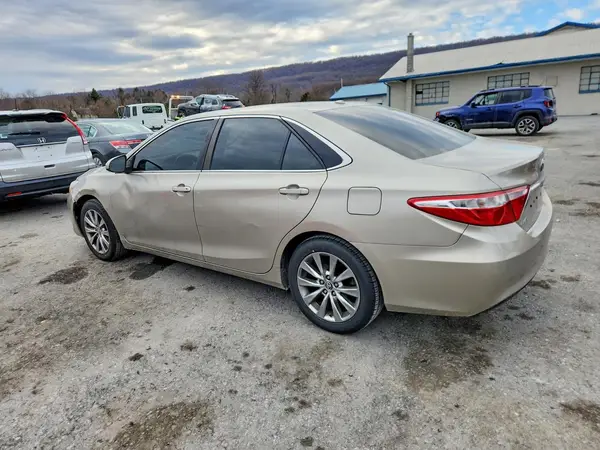 4T1BF1FK5GU544143 2016 TOYOTA CAMRY - Image 2