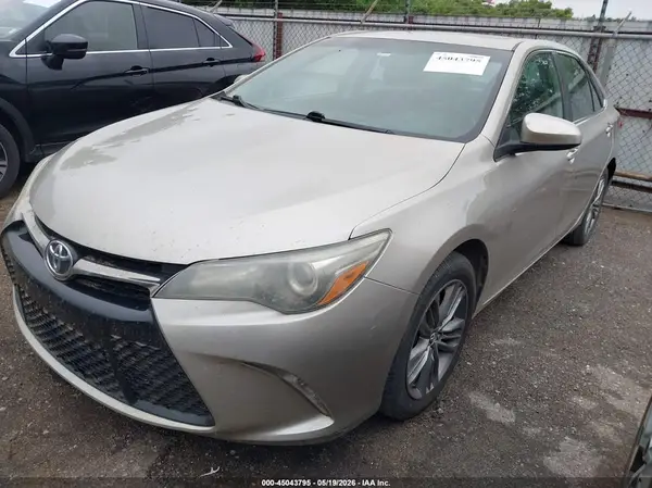 4T1BF1FK5GU545647 2016 TOYOTA CAMRY - Image 2