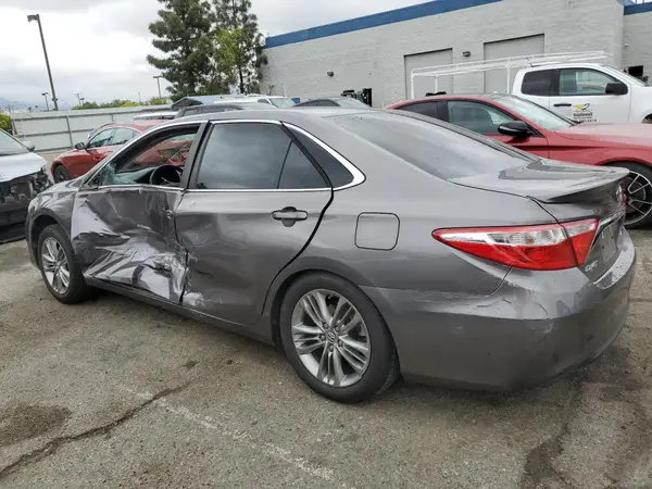 4T1BF1FK5GU545812 2016 TOYOTA CAMRY - Image 2