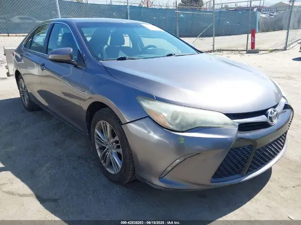 4T1BF1FK5GU547687 2016 TOYOTA CAMRY - Image 1