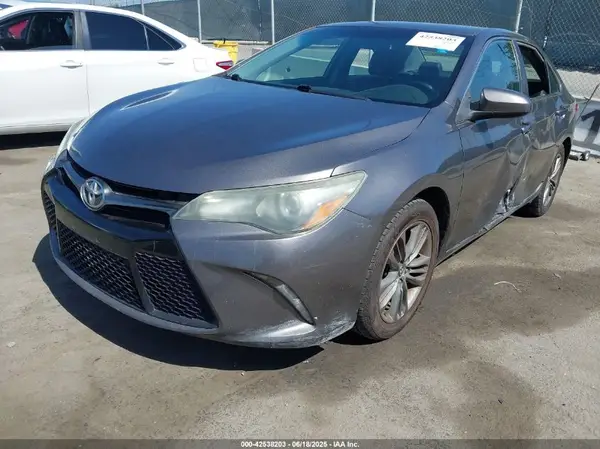4T1BF1FK5GU547687 2016 TOYOTA CAMRY - Image 2