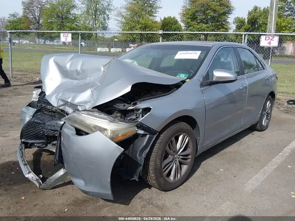 4T1BF1FK5GU549679 2016 TOYOTA CAMRY - Image 2