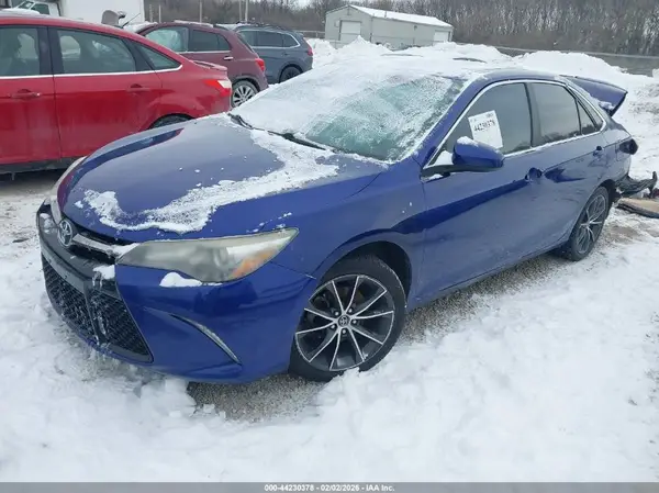 4T1BF1FK5GU549732 2016 TOYOTA CAMRY - Image 2