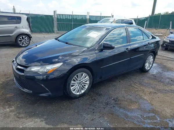 4T1BF1FK5GU551058 2016 TOYOTA CAMRY - Image 2
