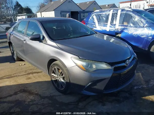 4T1BF1FK5GU551920 2016 TOYOTA CAMRY - Image 1