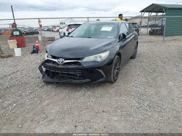 4T1BF1FK5GU553487 2016 TOYOTA CAMRY - Image 2