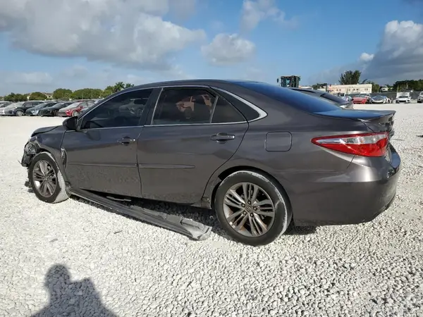 4T1BF1FK5GU553683 2016 TOYOTA CAMRY - Image 2