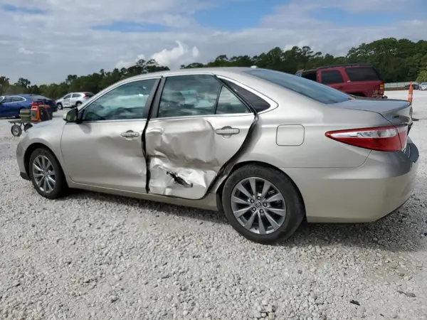4T1BF1FK5GU553859 2016 TOYOTA CAMRY - Image 2