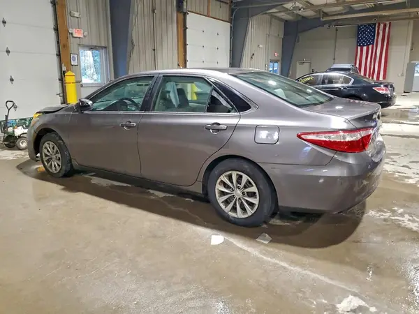 4T1BF1FK5GU554896 2016 TOYOTA CAMRY - Image 2